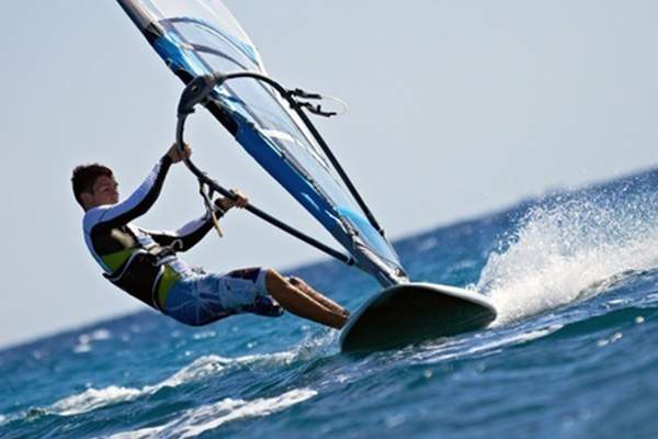 windsurfing nad morzem